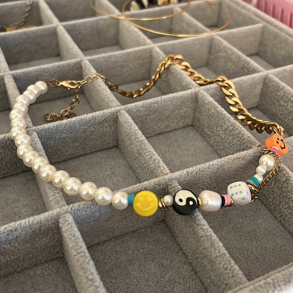 Fun necklace - Picture 2 of 3